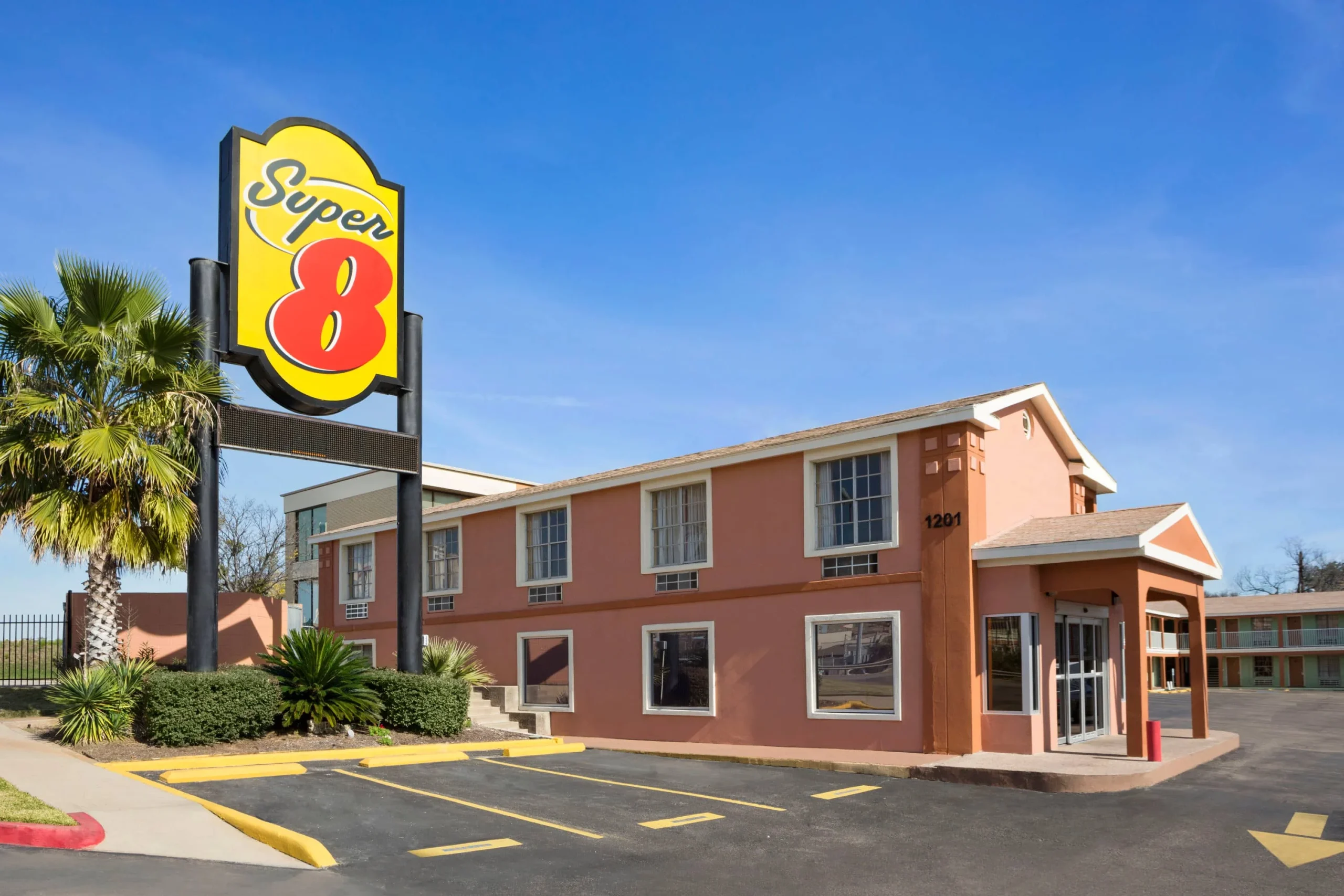 How to Book a Super 8 Hotel
