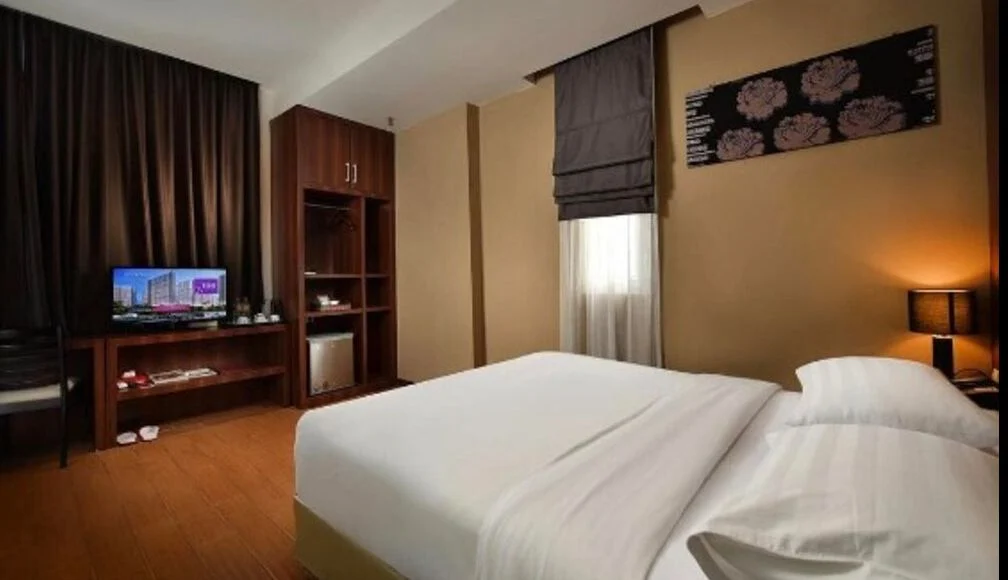 Kelebihan Hotel Booking Super Com